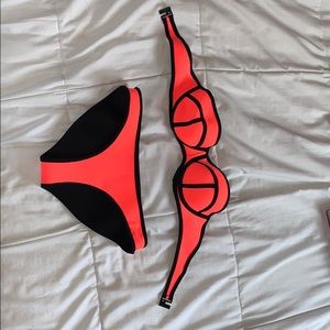 Strapless swim suit